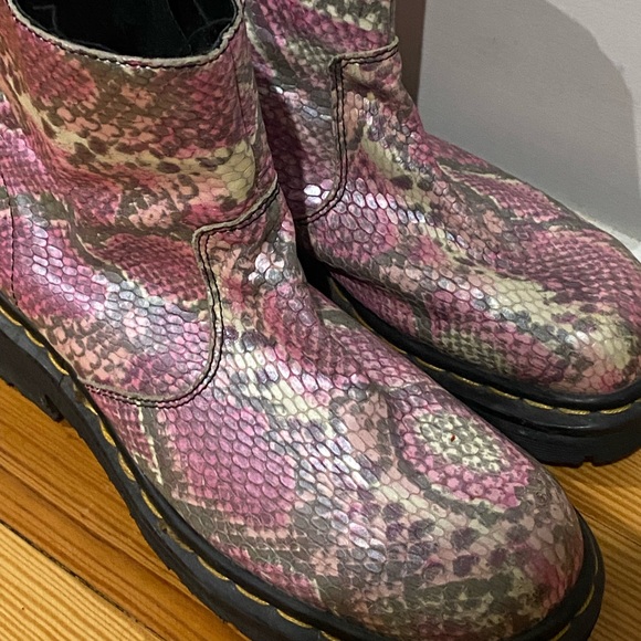 RARE Dr. Martins Made in England Pink Snakeskin boot - Picture 2 of 9